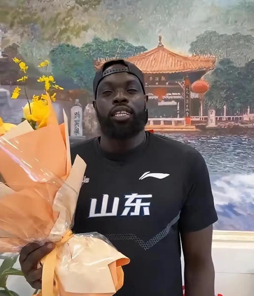 新赛季CBA又要来了，在高诗岩陶汉林陈培东这批队员的基础上，山东男篮三名外援吉伦