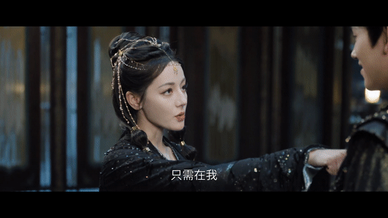 迪丽热巴十步之内必有陈飞宇段胥你小子真是让我们不要太羡慕，灵主大人表面冷冷脸，但