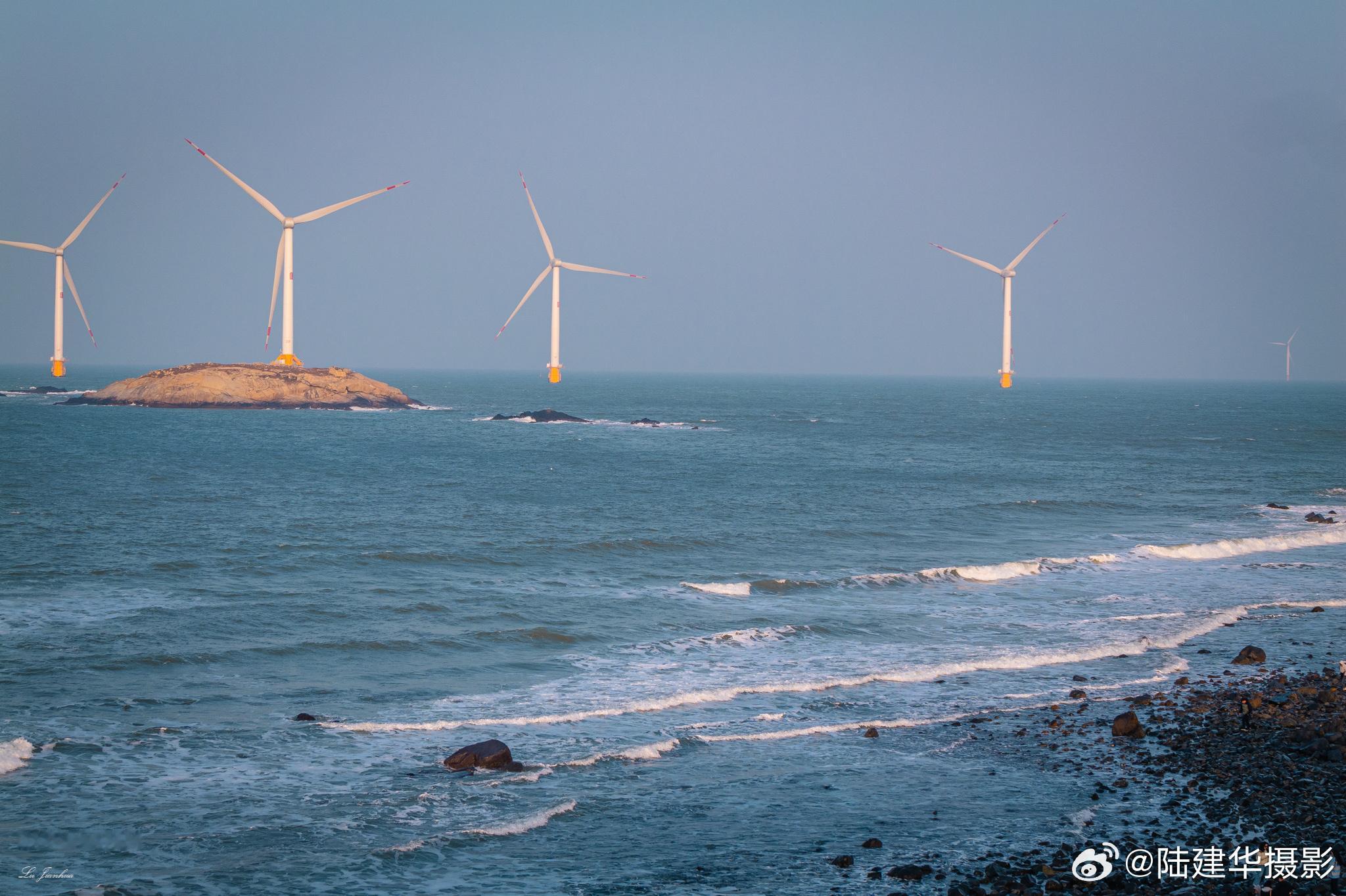 用最短的时间，看最美丽的风景。福建福州市东部的平潭岛，是福建省的第一大岛，也是我