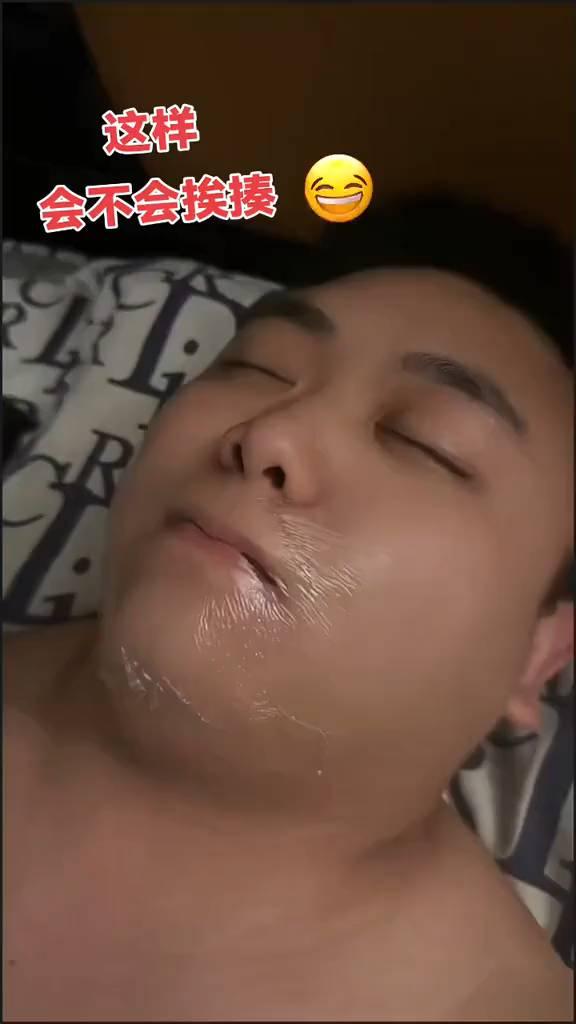 这样会不会挨揍？
要做一个专业的演员吗？要做一个专业的演员吗？要做一个专业的演员