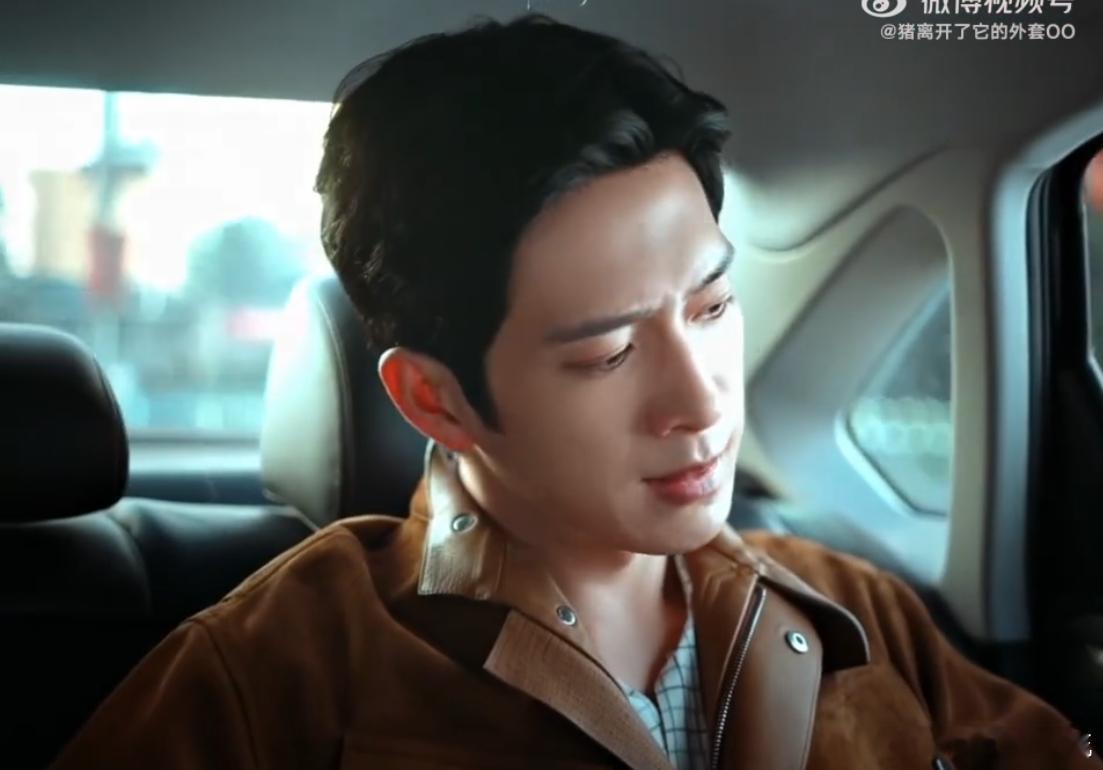 栾念你被什么上身了越是在意，栾念越容易说出反话，明明想要靠近，却刻意拉开距离，这