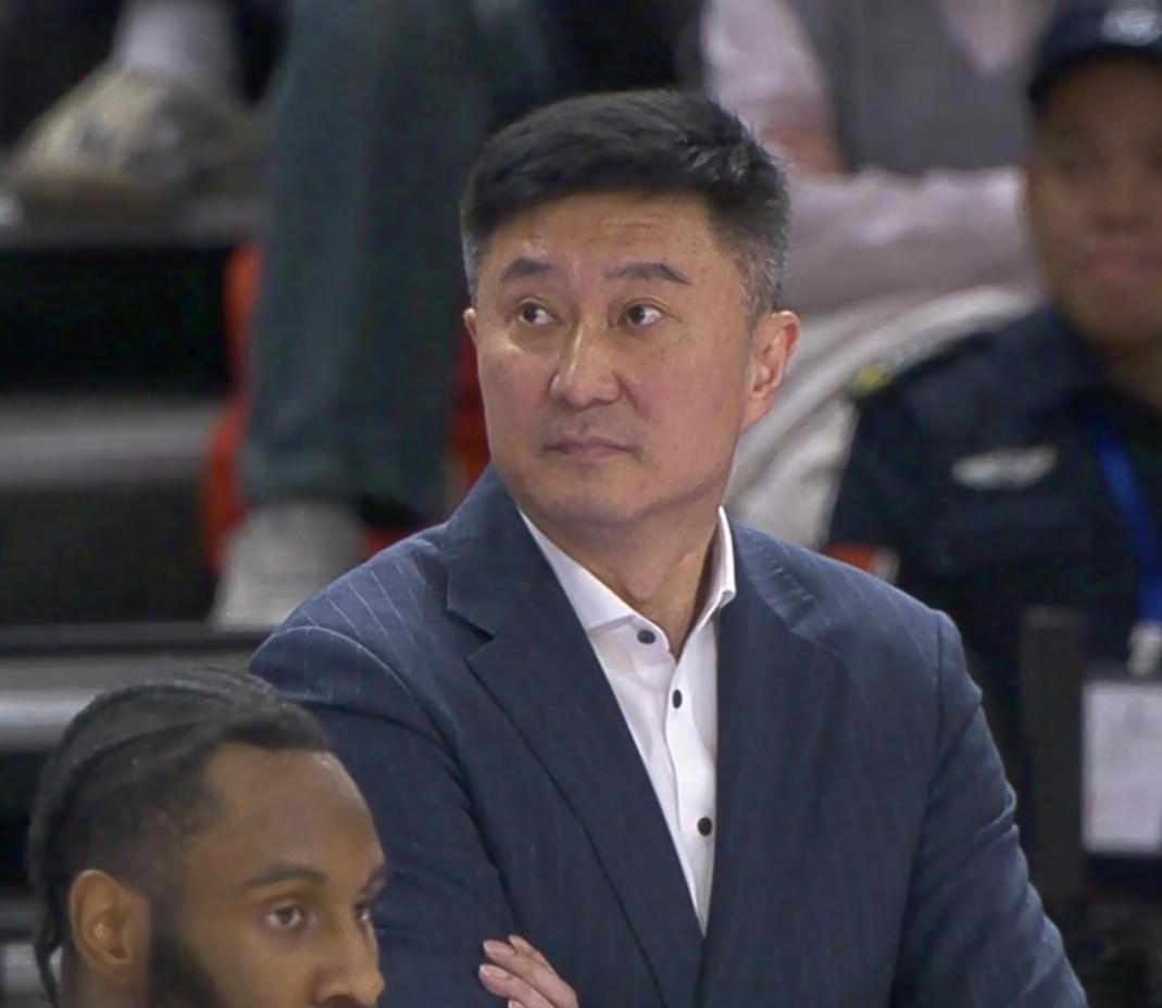 CBA俱乐部杯/杜锋是否比杨鸣更有下课危机？
12月4日，广东男篮以93-106