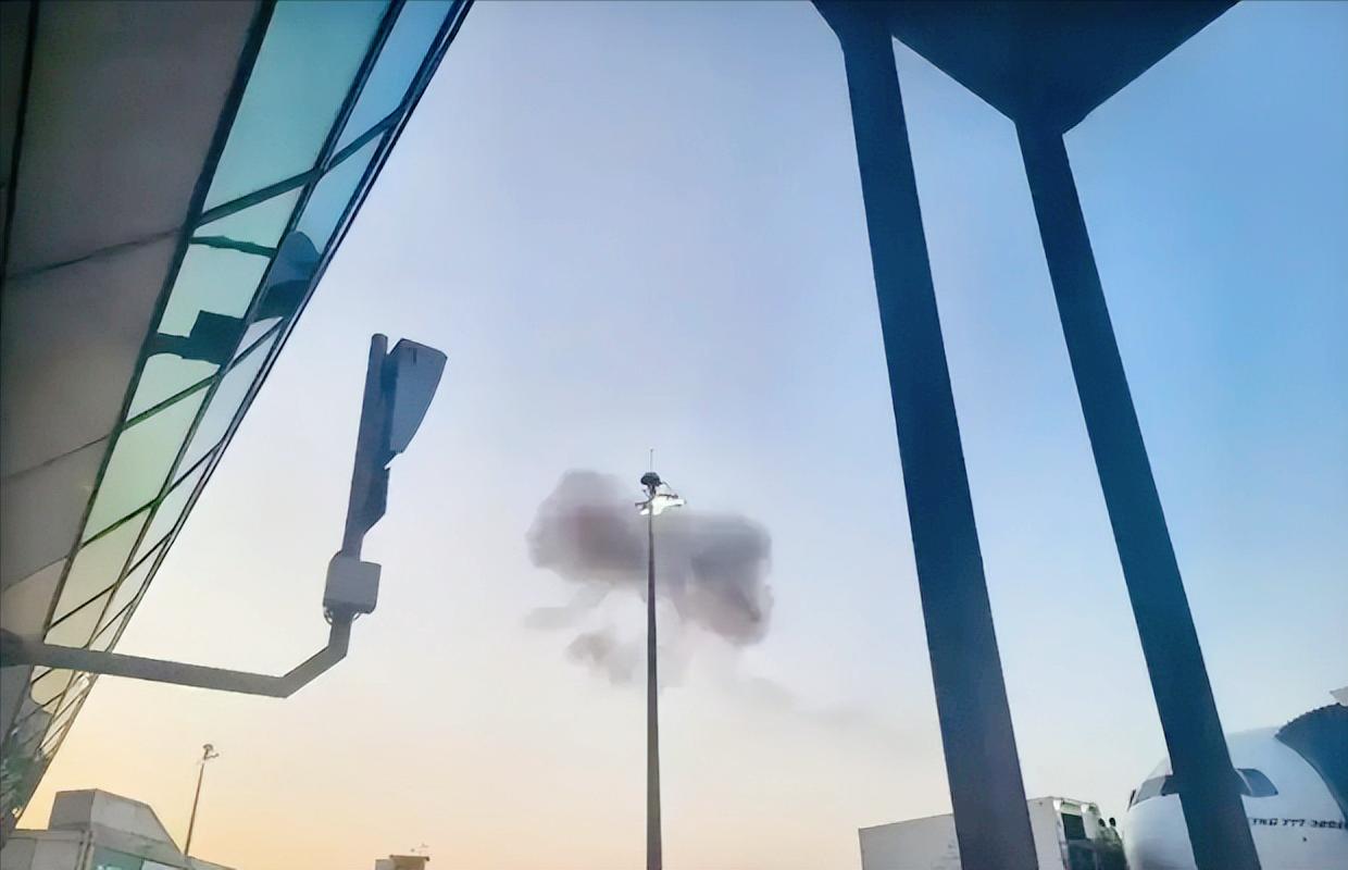 以色列下手比美国还狠，卫星显示以色列空袭伊朗德黑兰机场，把德黑兰、设拉子两大机场