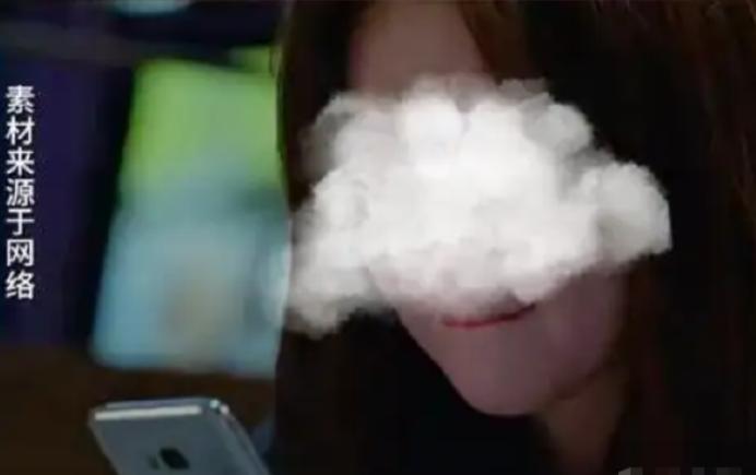 西藏，深更半夜男子联系了一个美女，对方弹来视频后男子迫不及待的接听了，没想到接通