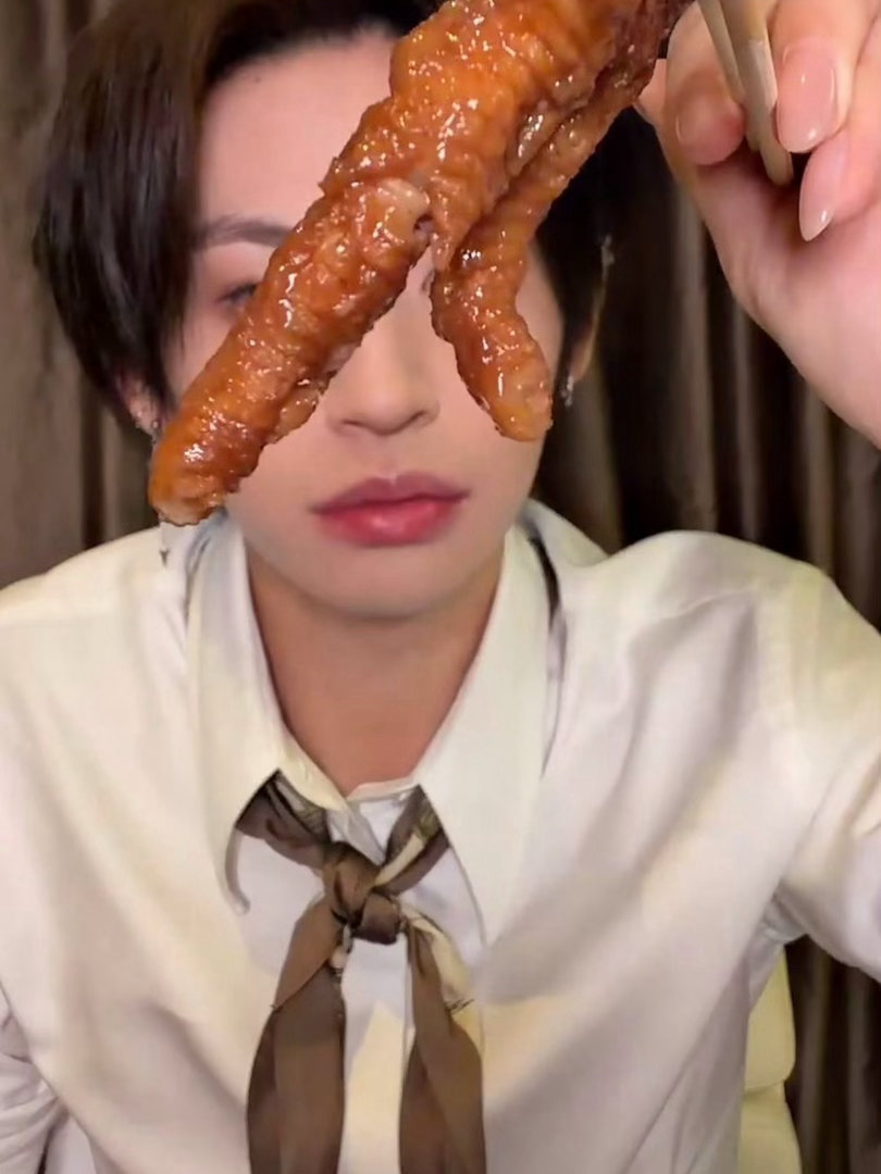 又给小鬼吃美了 哇塞塞，真的很美味啊看起来