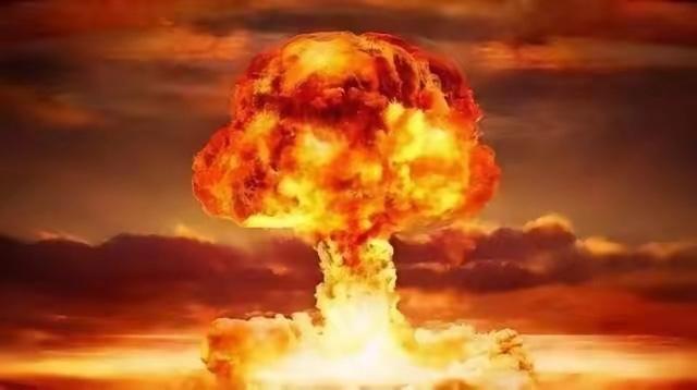 美国专家又搁那儿嘴硬了——说要是美方真跟中方开战，不管扔核弹还是开航母，中方一开