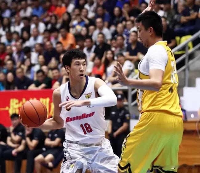 杜润旺跟朱芳雨有没可比性？

杜润旺和朱芳雨都是广东男篮的前锋球员，但两人的成就