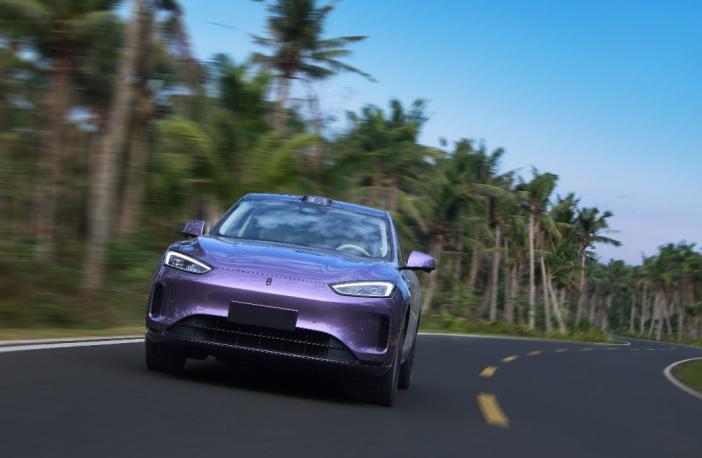 毕业5年的我终于在上周提到了我人生中第一辆车——问界新M5 Ultra，周末就迫