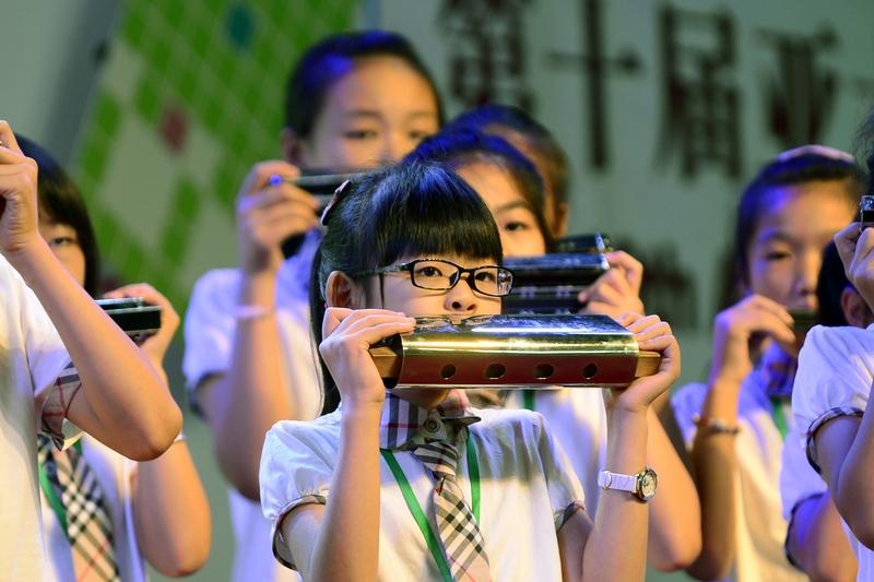 以下为你提供一些口琴快速背谱的口诀及方法解析，帮助你更高效地记忆曲谱：

节奏韵