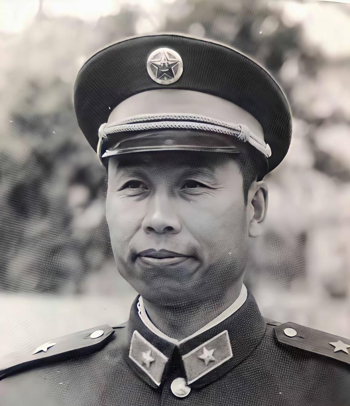 1984年9月，昆明军区会议室。刘玉尊站起来，把一盘磁带塞进录音机。沙沙声后，突