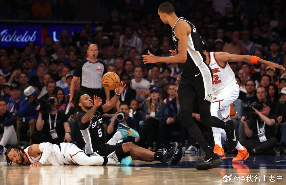 NBA将审查文班推倒布伦森动作:是否追加处罚存疑次轮曾肘击里德北京时间6月10日