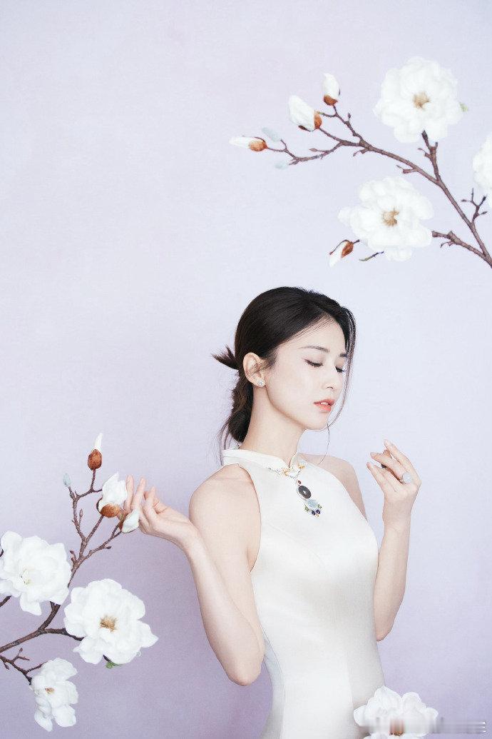 黄圣依黄圣依有效帮唱浪姐直播古风韵味完美诠释，画面歌声相得益彰 