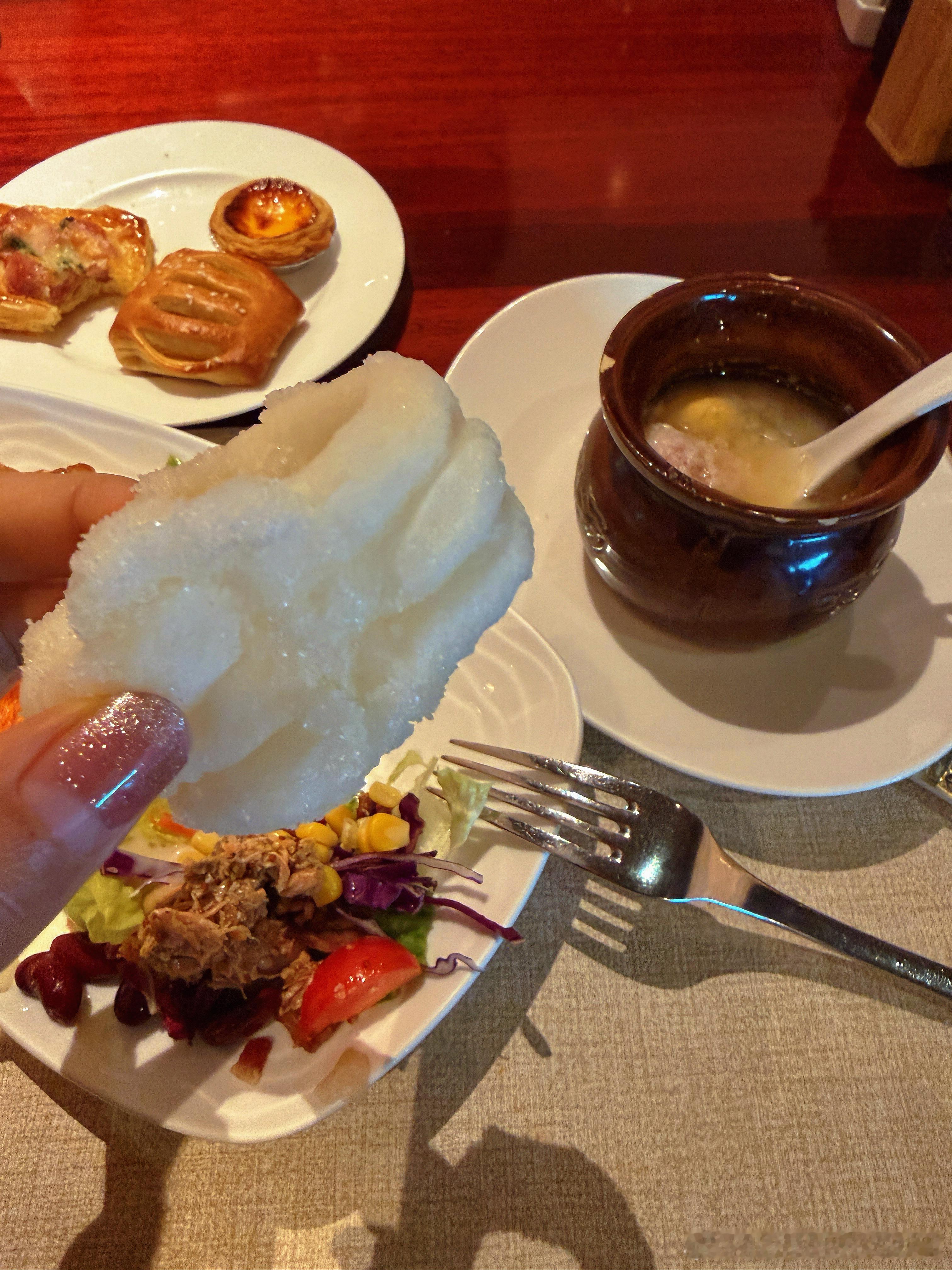 这是哪里的美食呀～ootd穿搭分享今天穿什么涞觅润丝