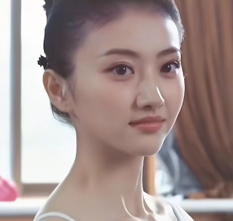 我劝景甜再寻找爱情，还是换个阶层，换个思路吧！
景甜一直在寻找爱情的路上狂奔，一