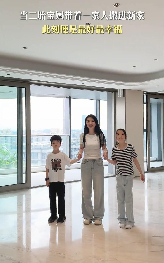 吴雅婷带孩子从上海搬进杭州新家，晒出了装修前后的“变装”。吴雅婷很尊重他们的爱好
