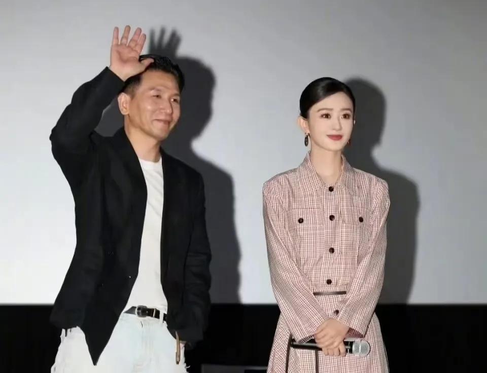 别人恋情瓜：牵手拥抱接吻过夜………

赵丽颖恋情瓜：男的连续三天带孩子后回家，女