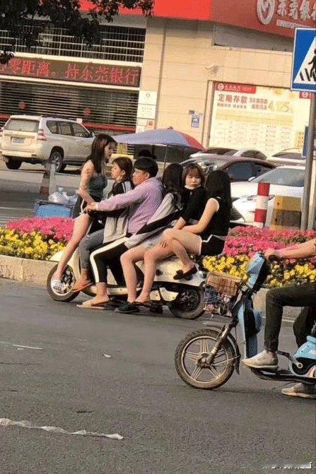 有些人不知道哪种才是精神小妹？