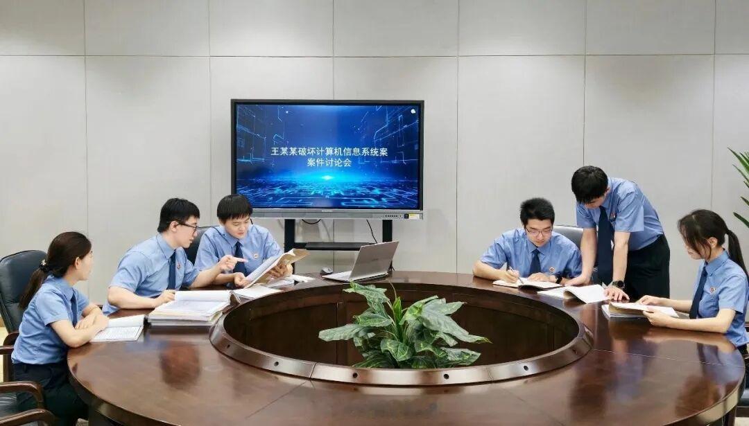 员工用代码17小时删光公司89TB数据这可太刑了，就为了挪用公司服务器算力接私活