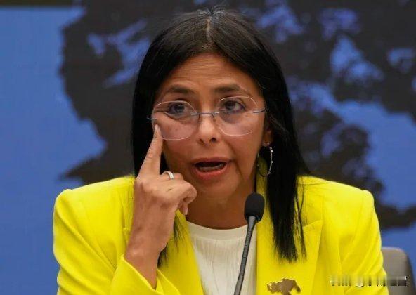 委内瑞拉军方大换血：斩查韦斯根脉，洗马杜罗后手，只为向美软着陆？马杜罗还能回来吗