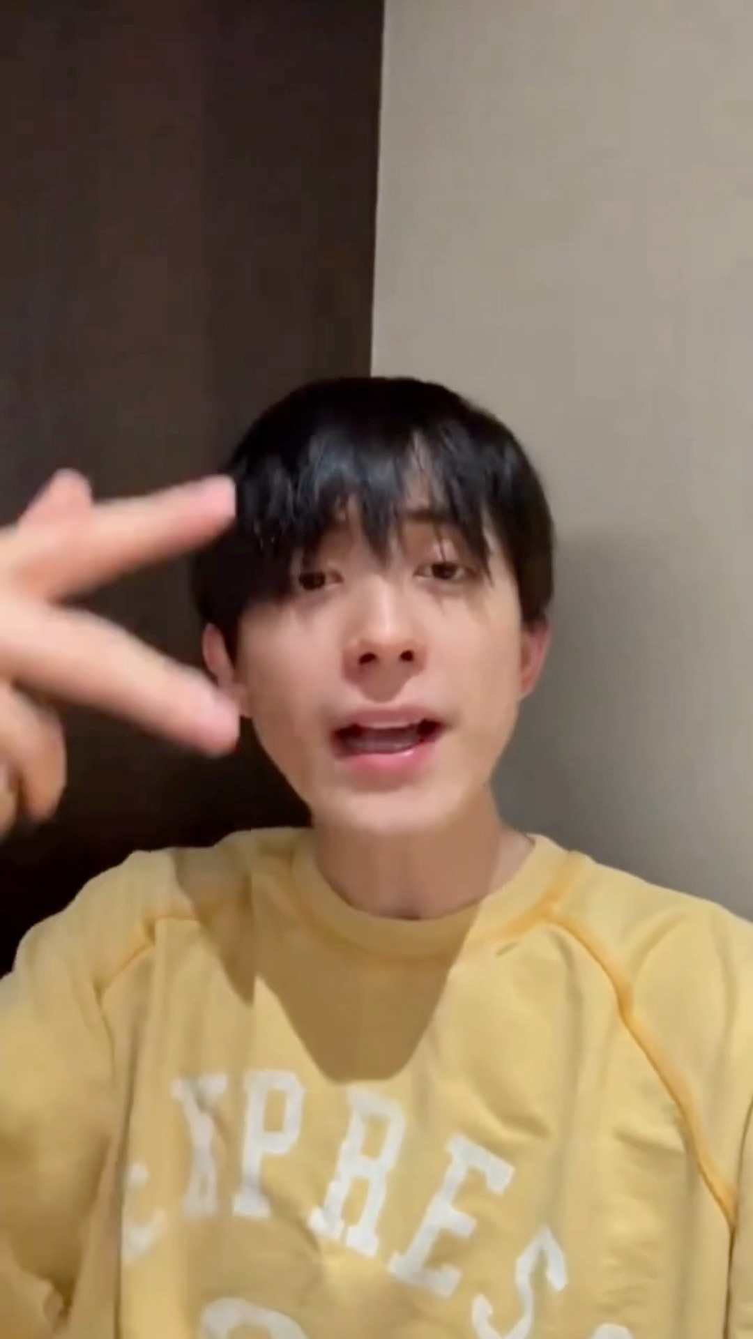 敖瑞鹏松松饼干我冲冰清 敖瑞鹏今日份营业 ，你的抽象rap敖子上线哈哈哈！ 敖子