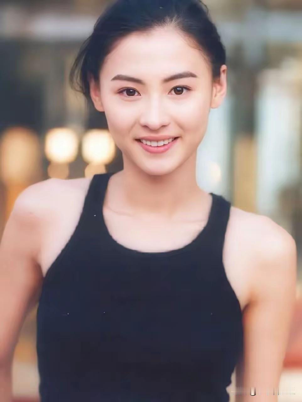 王菲赢在不争？张柏芝输在哪？

第一：性格差太远！  
王菲随性自在，爱谁谁，活