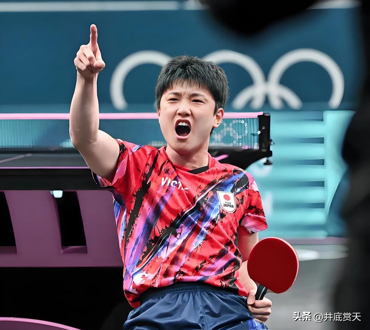 张本智和今天过生日。 2019年的今天，16岁的 张本智和生日当天放狠话，向国乒