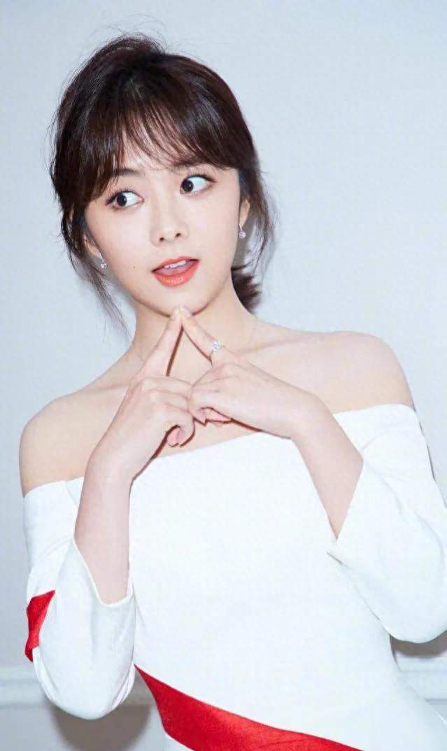 谭松韵这辈子最痛的事，就是2018年那个跨年夜。