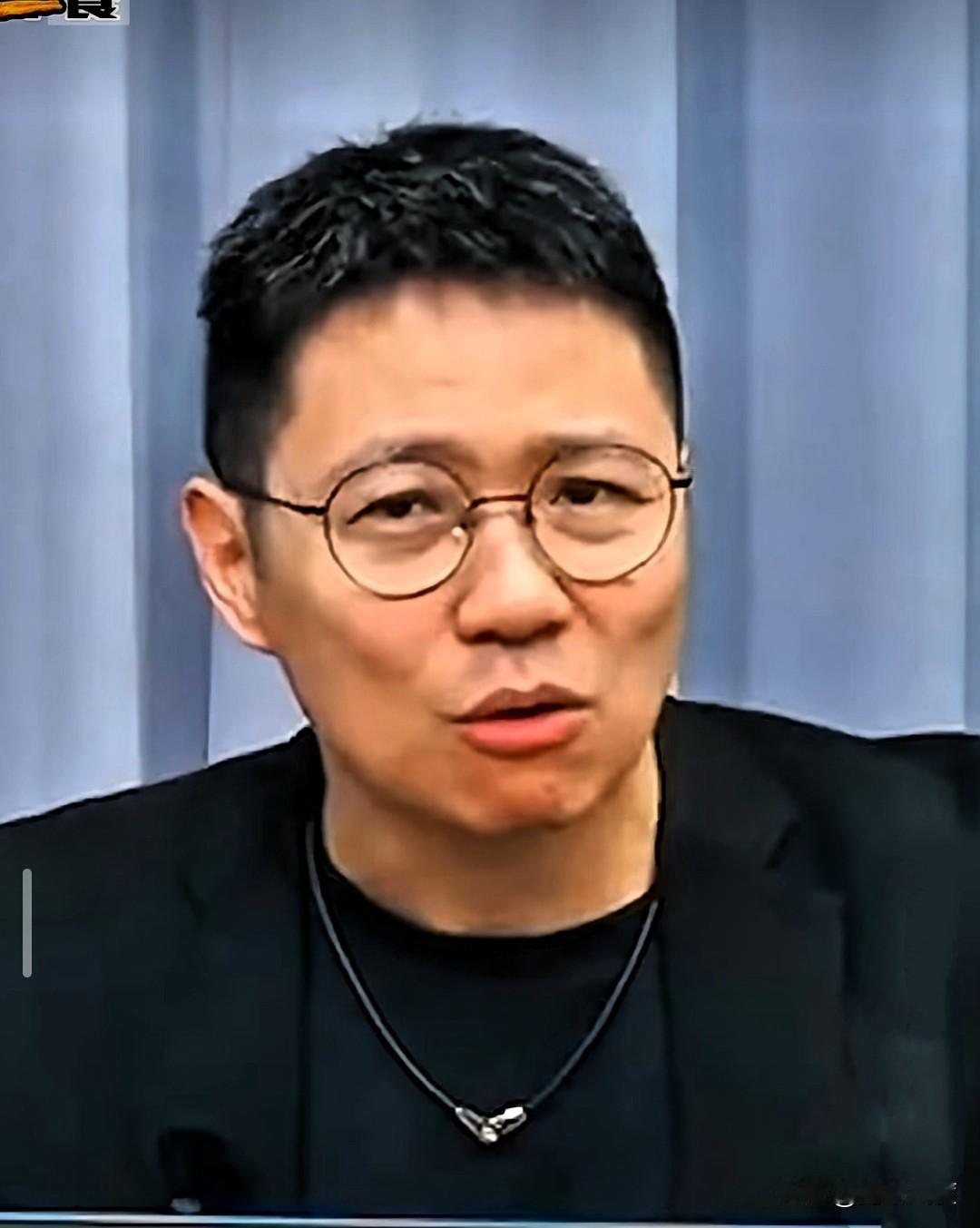 头号郑黑朱凯翔和廖继斌在黑郑大本营不演了新闻台借打萧旭岑狂黑郑丽文，此人在郑丽文