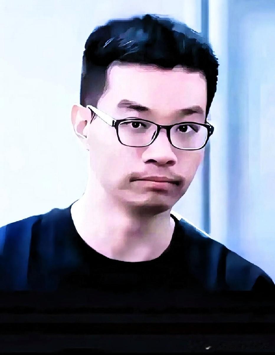 几个月前，徐泽伟在意大利过着与世无争的平静日子，没想到自己会被押下休斯顿的航班。