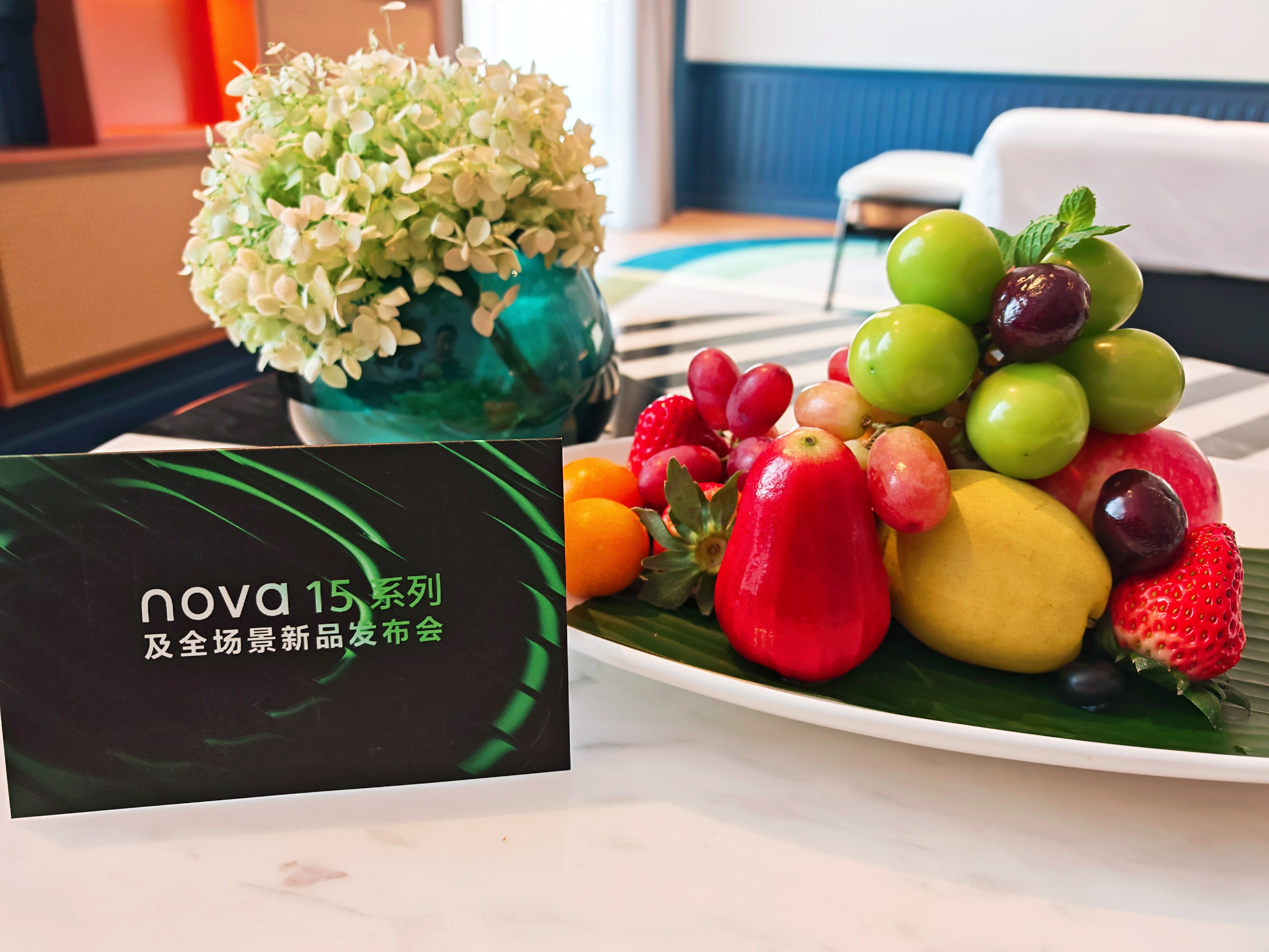 到深圳了，明天见证华为nova 15系列的发布，听说易烊千玺会来是嘛易烊千玺