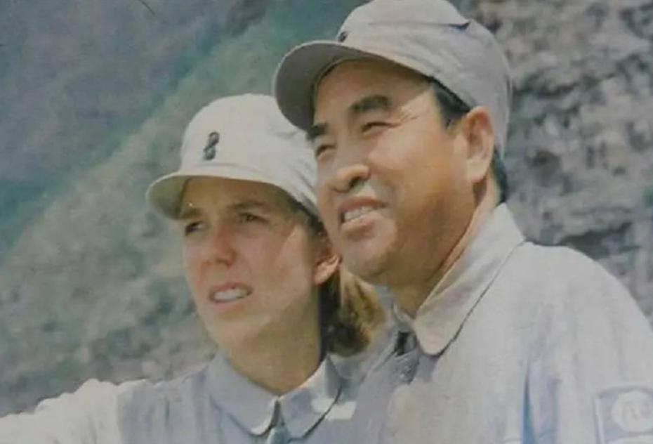 1950年的春天，一封来自遥远英国的电报，让中南海西花厅陷入了悲伤之中。原来，史