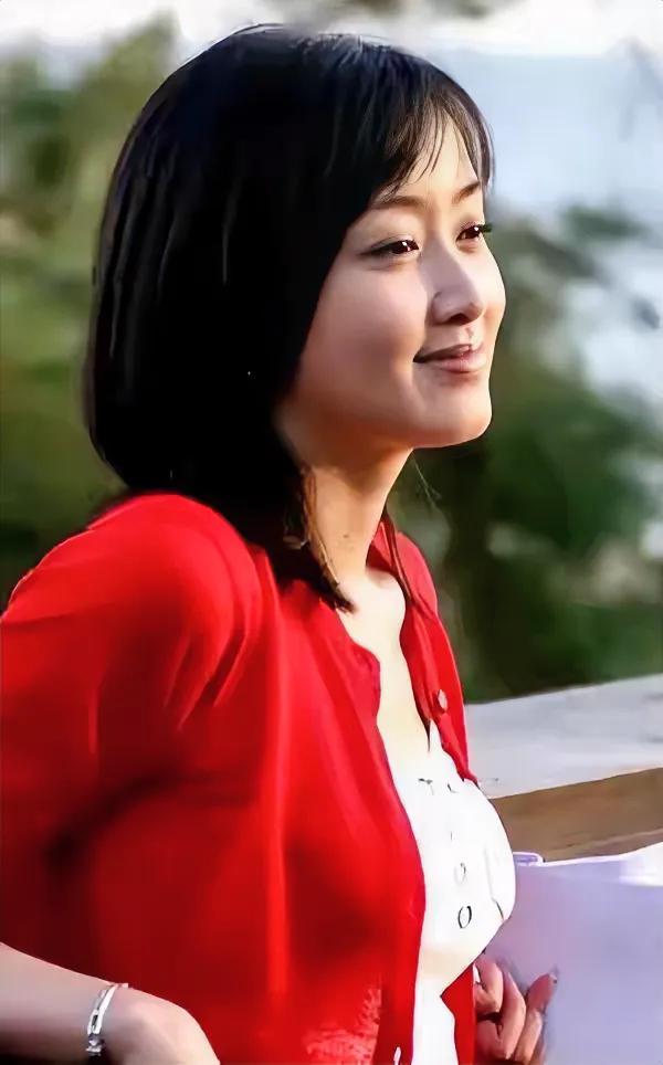 赵琳，还有人记得吗？曾经是央视生活栏目主持人，后进入影视圈，参演了赵宝刚导演的两