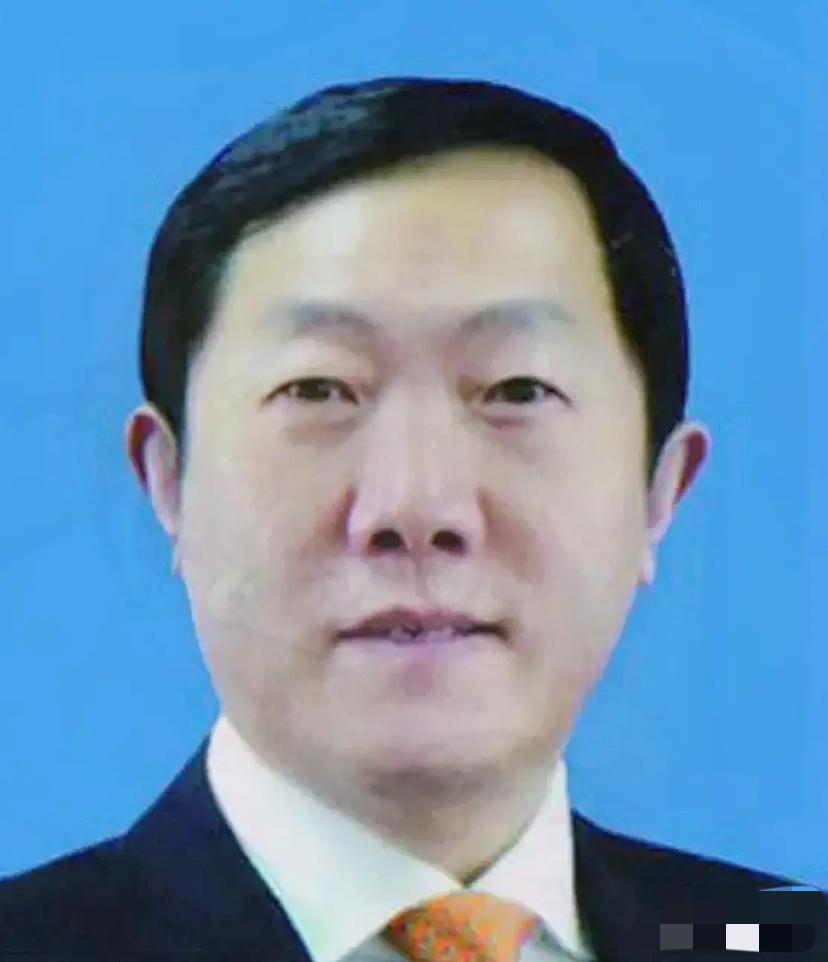 干了整整42年，谁能想到临近退休，接受审查调查。

从林校毕业的年轻毕业生，一步