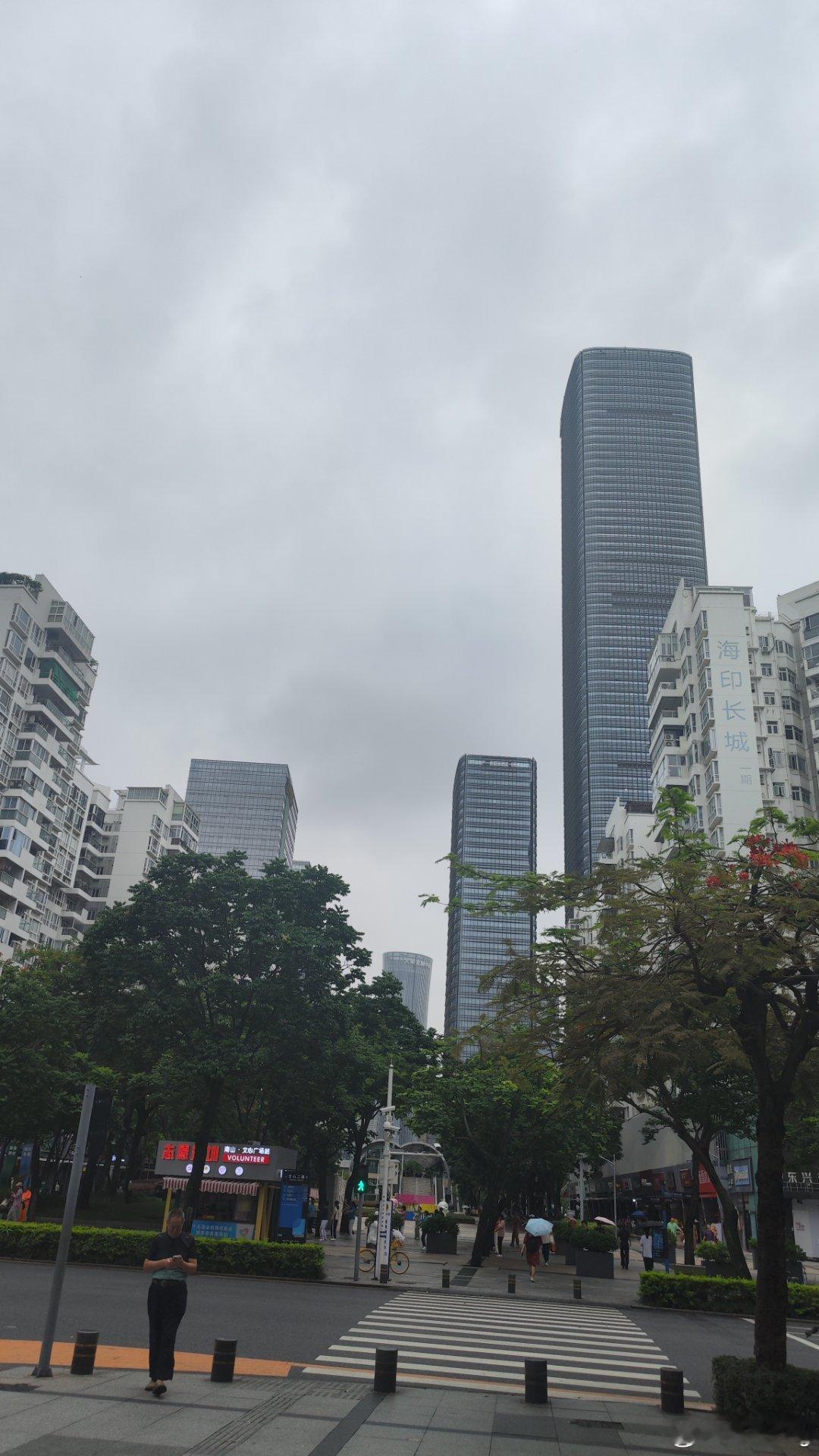 要下暴雨了，居然忘记了带伞☔ 