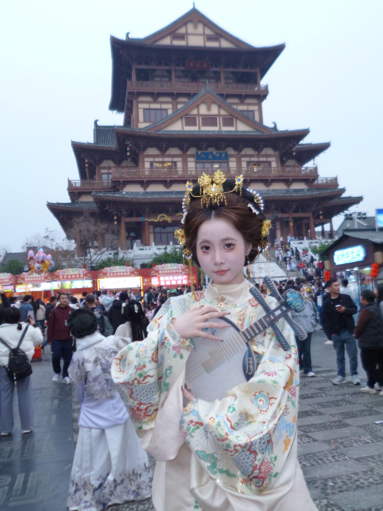 随手拍两张少数民族 少数名族 总要穿一次少数民族服饰 民族舞蹈舞出民族特色