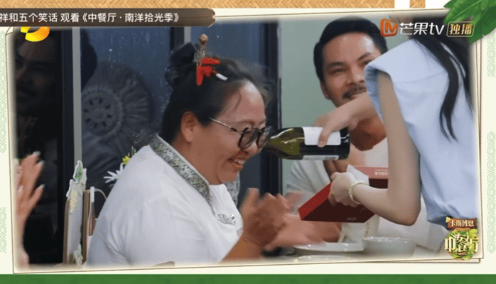 张雅琪收到客人手写信张雅琪用善意收获满满的认可一纸留言满是暖意！张雅琪细心照顾每