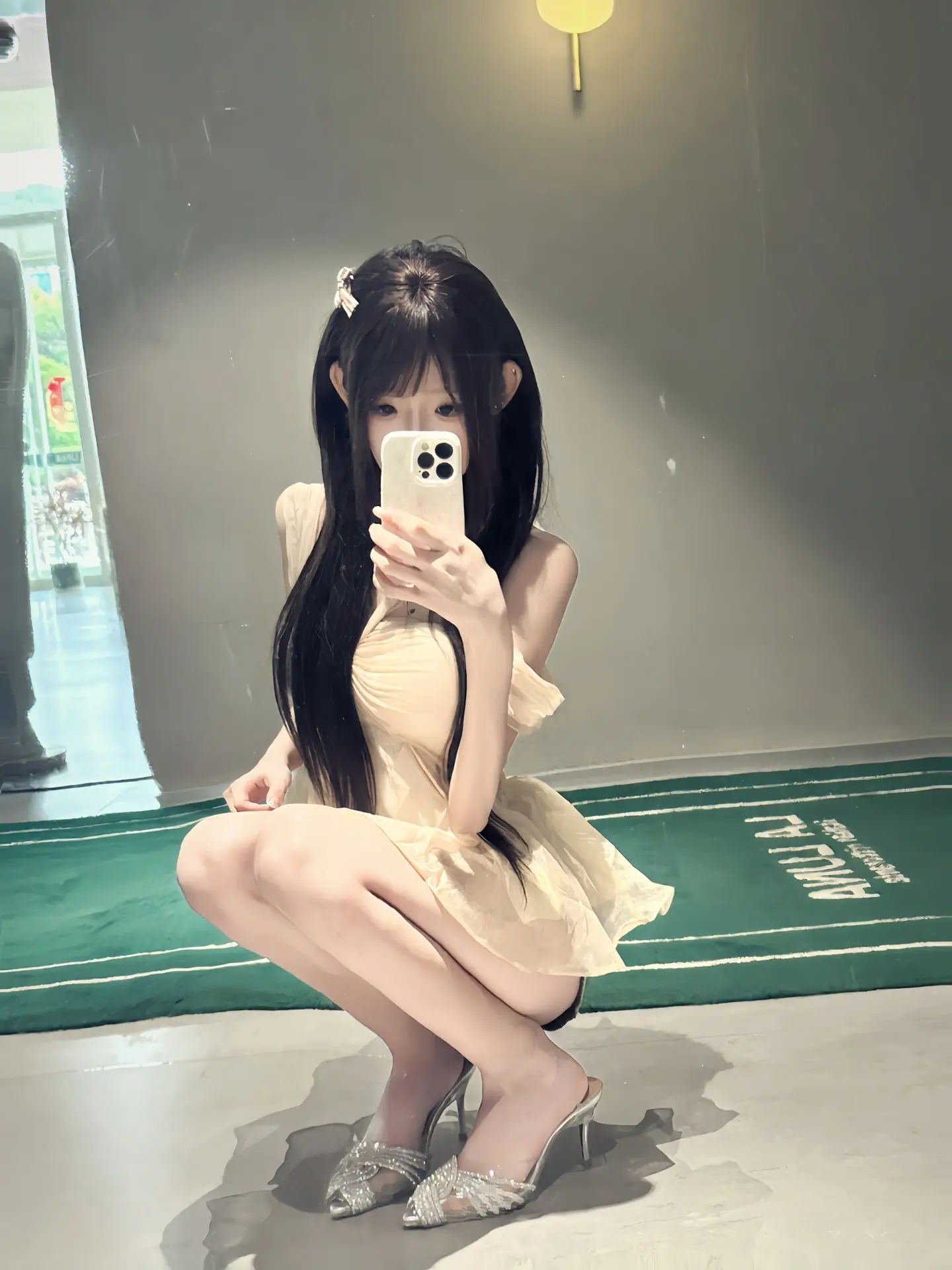 我不会让任何人在学校找到我的呃