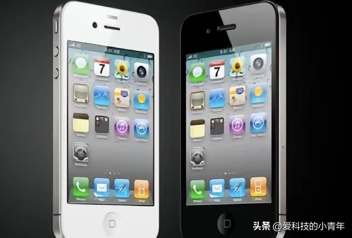 谁能想到，2026年开年最潮的数码单品，竟是一部十五年前的手机。

一夜之间，i