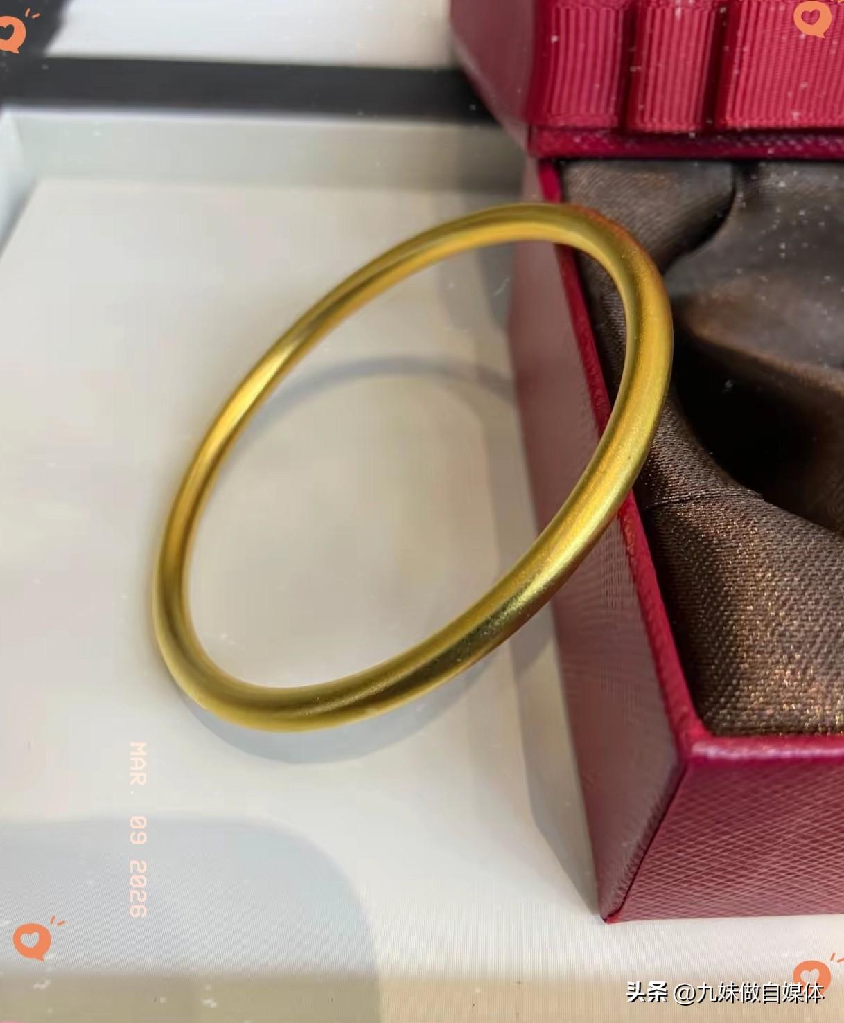 昨天“三八节”，我脑子一热，直接拿下一个50克的金手镯，金价1328元/克，加上