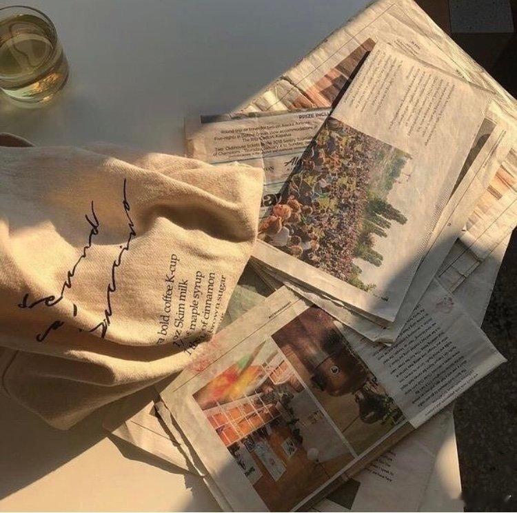 书评开心和不开心都请去读书 人生十分孤独。没有一个人能读懂另一个人，每一个人都很