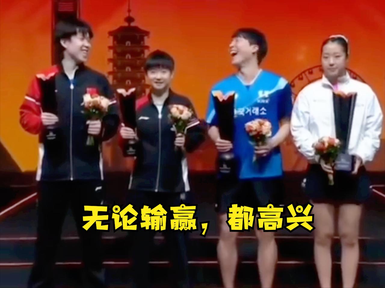 这个画面，相信张本智和永远只是个看客。

地点香港，在乒乓球混双颁奖典礼上，中韩