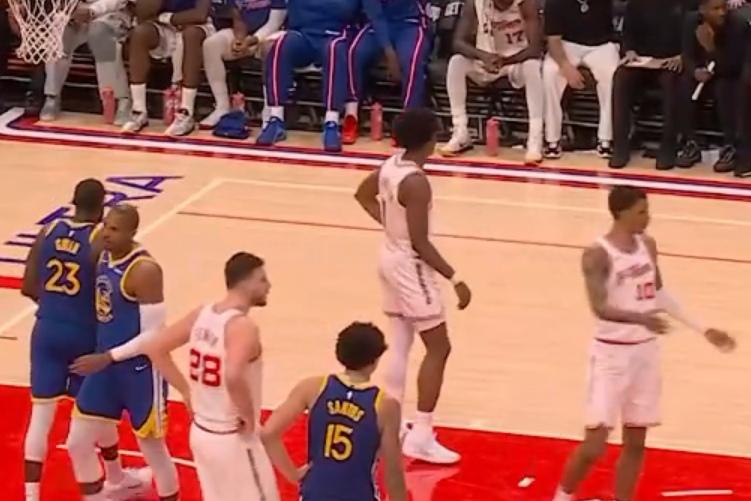 这就是勇士，挑战火箭都以为必败无疑时，获胜了
今日勇士残阵客场挑战休斯顿火箭，以