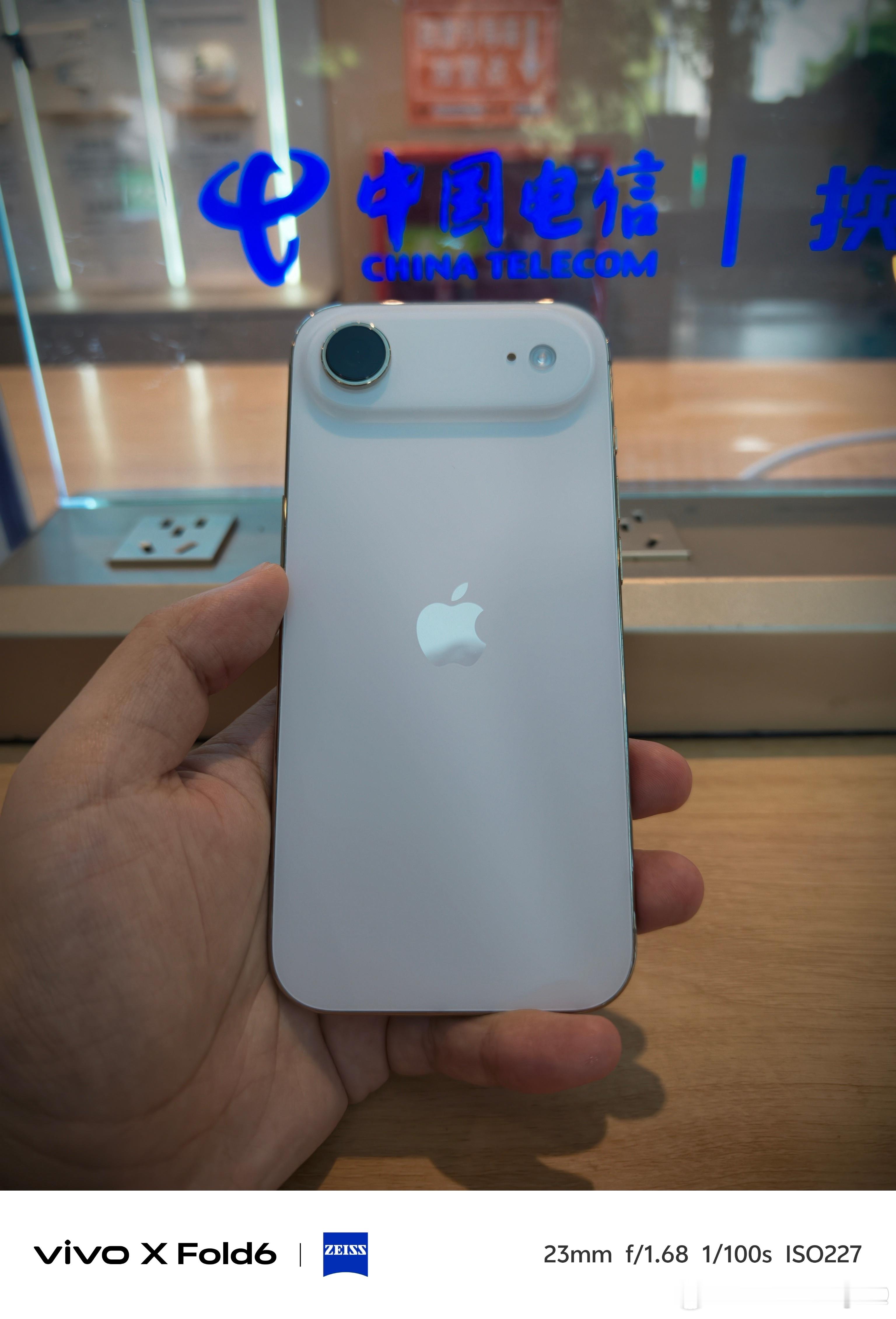 iPhone Air 用了半年了今天才去办 eSIM说真的要不是准备拍视频了我都