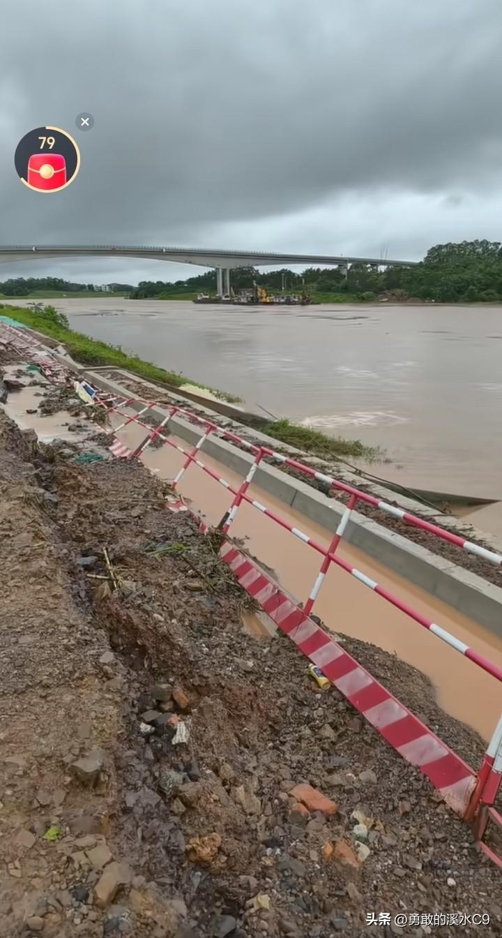 一场瀑水，真就成了广西平陆运河河堤的“试金石”。近期南北多地暴雨等天灾突袭，钦州