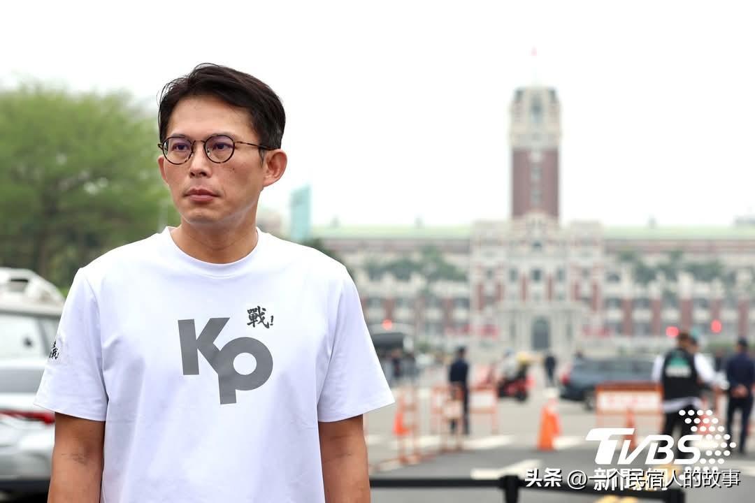 民众党声援柯文哲集会喊破万人！国民党立委开心打卡！
今天下午，台湾民众党举行集会