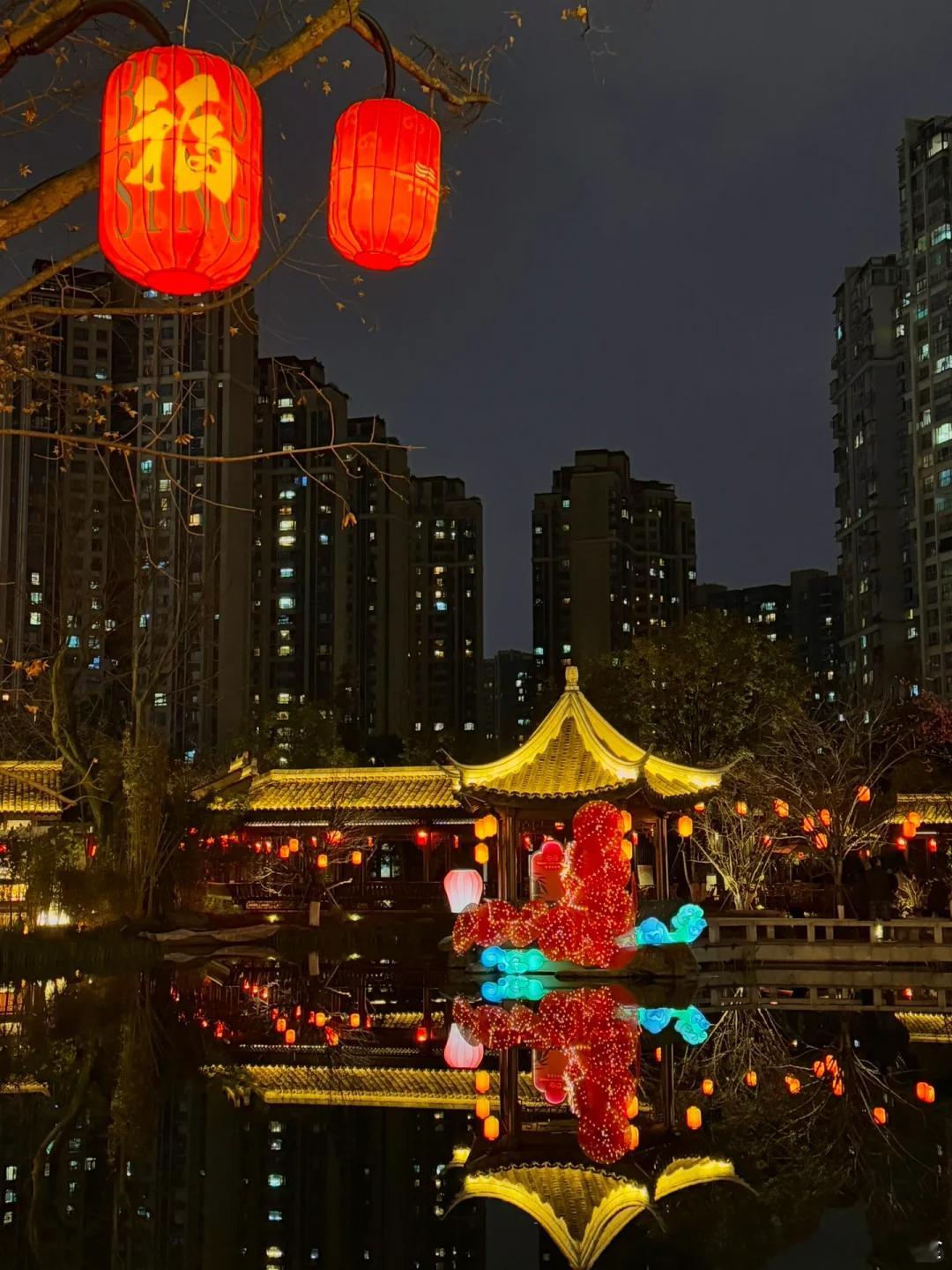 中秋3天在成都，这么走不走回头路放假先说清：9月25日到27日，3天不调休；中秋