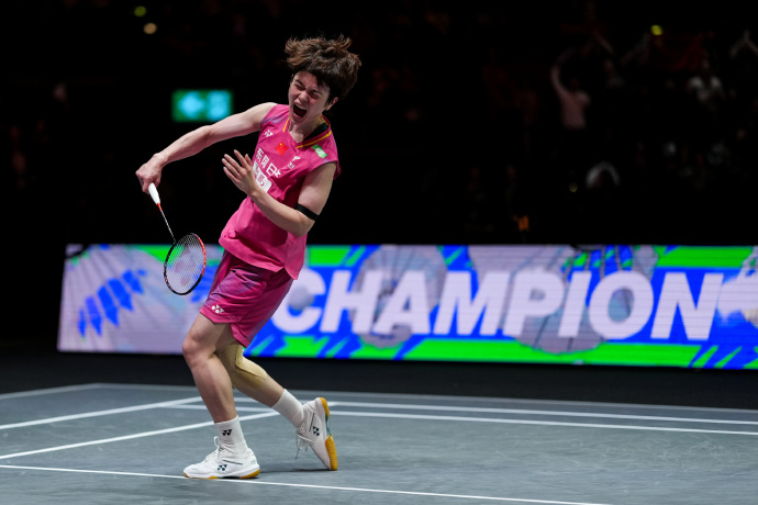 王祉怡获全英赛女单冠军 王祉怡昨天的胜利，我觉得非常重要的一个原因是整了一个新的