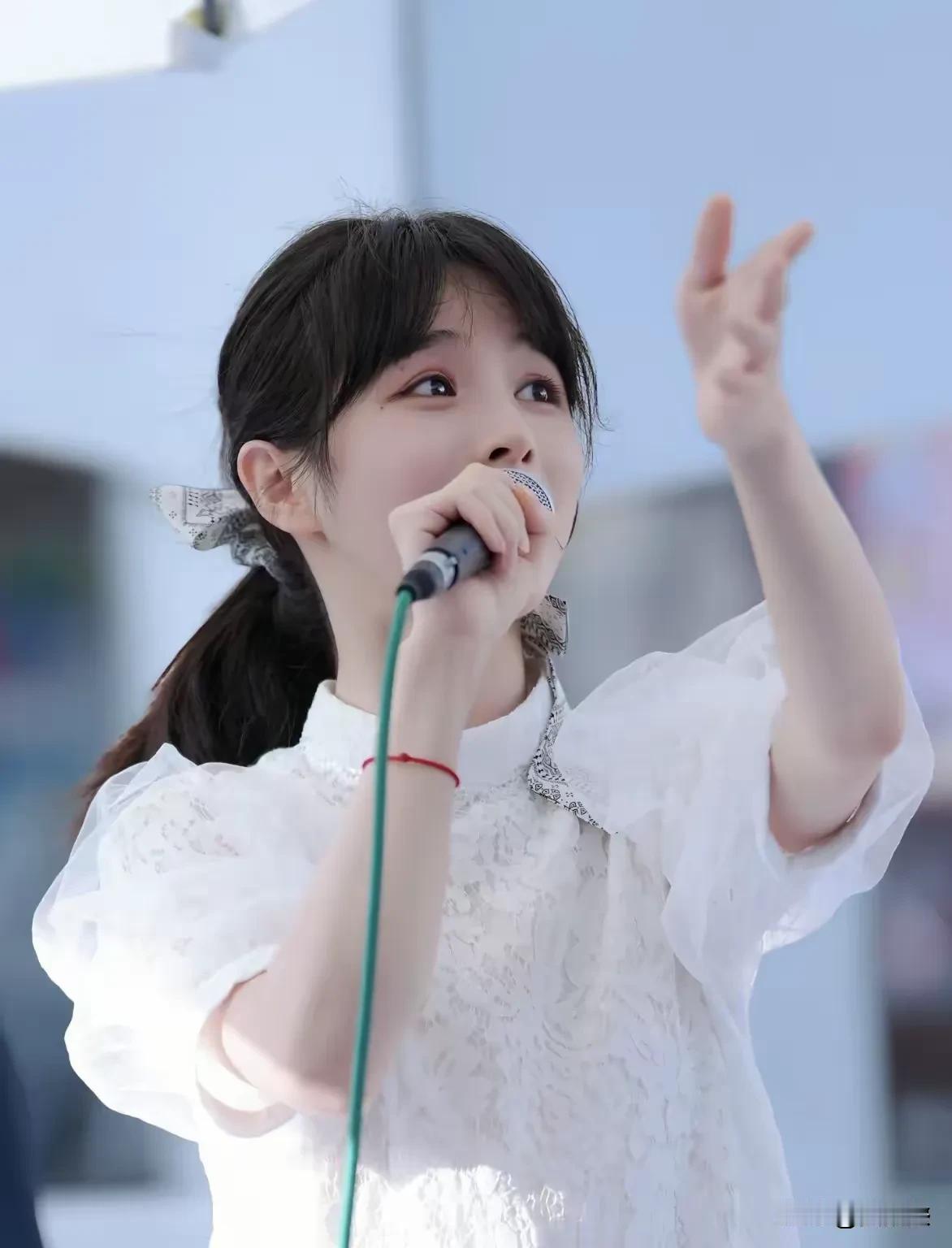 终于知道什么叫神采飞扬了。