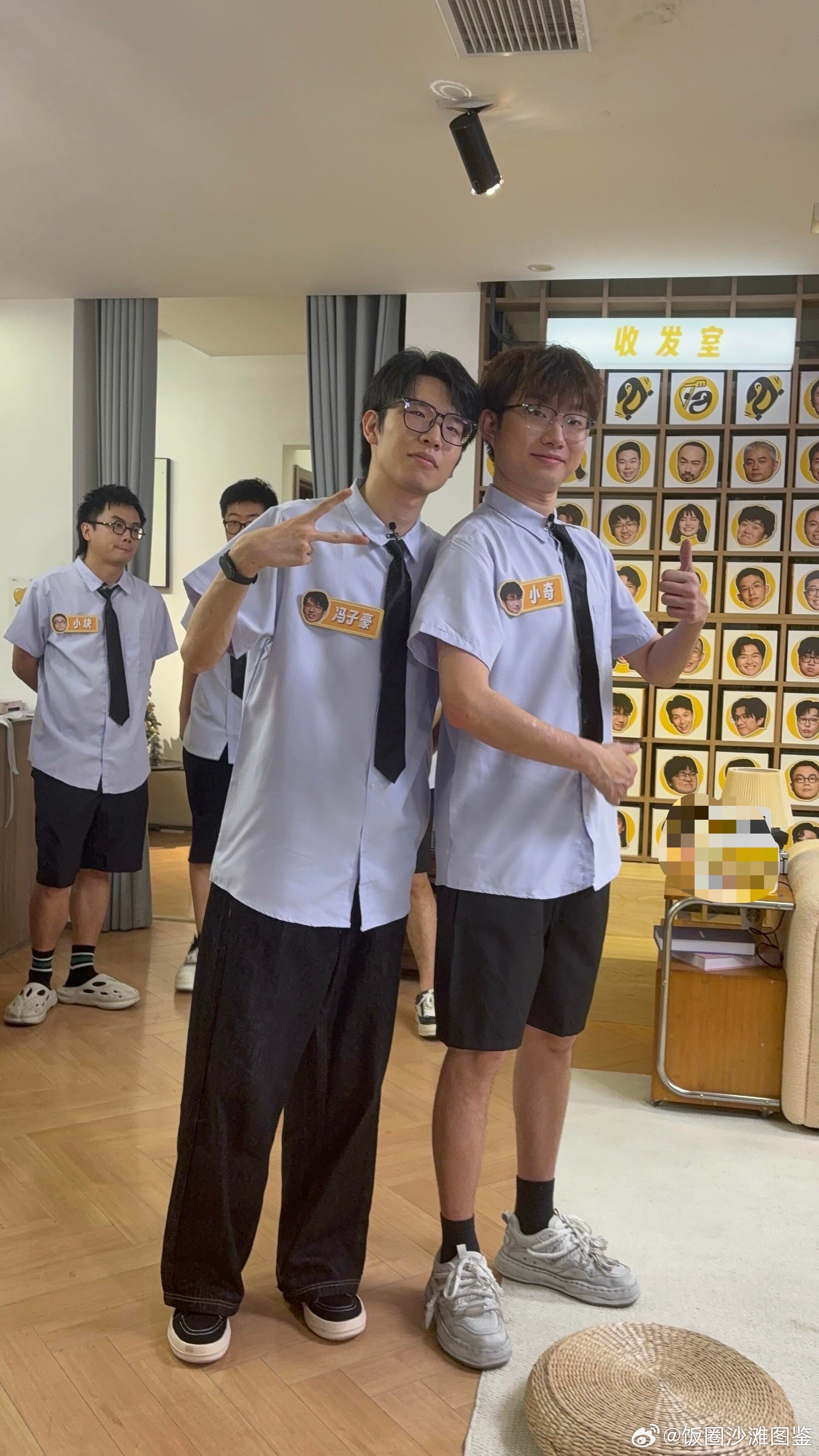 成年人在长大和证明长大间反复横跳 特别能共情这种矛盾心理，想肆意挥霍青春，又怕辜