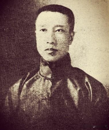 1892年，17岁的杨度考中秀才。第二年顺天府乡试，18岁又中了举人。可他没打算